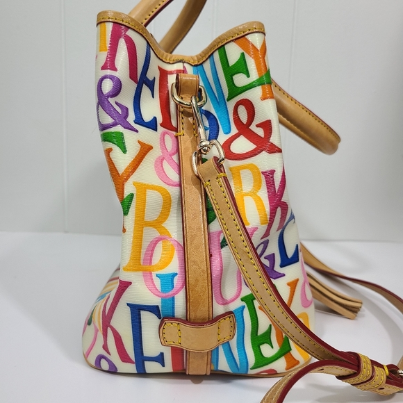 Dooney & Bourke Retro Grafica Drawstring Cinch Bucket Shoulder Sig Logo Bag - Picture 9 of 14